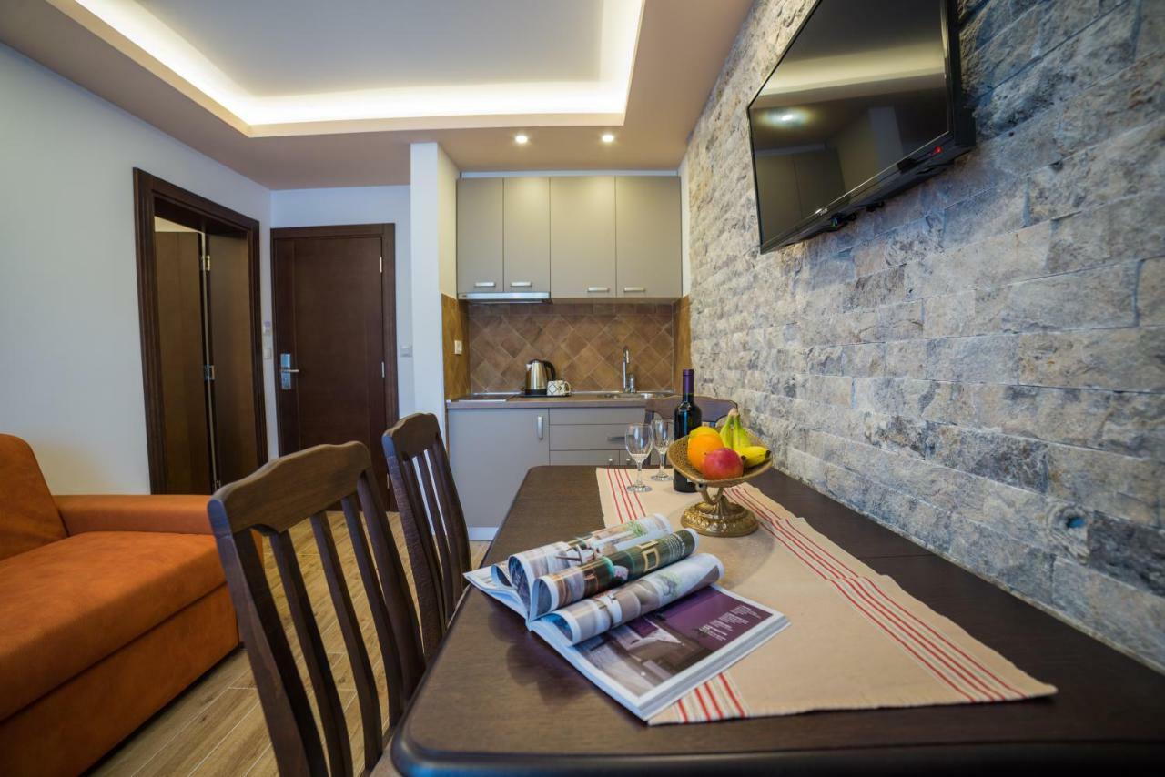 Guest House S-Lux Petrovac ภายนอก รูปภาพ