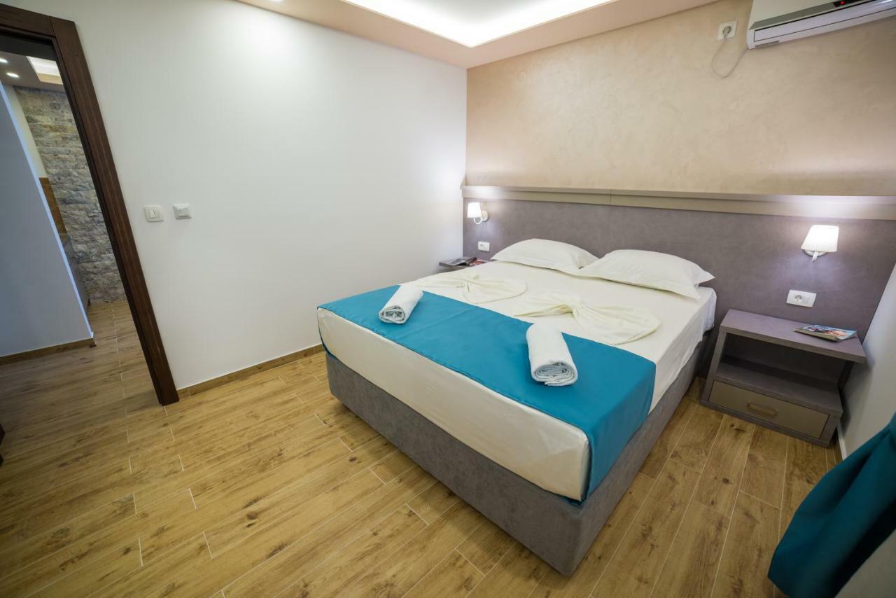 Guest House S-Lux Petrovac ภายนอก รูปภาพ